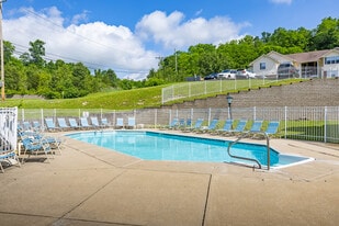 Tuscany Bay Apartments in Lawrenceburg, IN - Building Photo