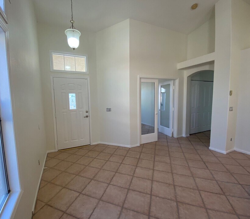 1825 Linton Hill Ln in Las Vegas, NV - Building Photo