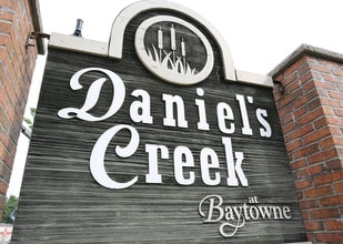Daniel's Creek at Baytowne in Webster, NY - Building Photo - Building Photo