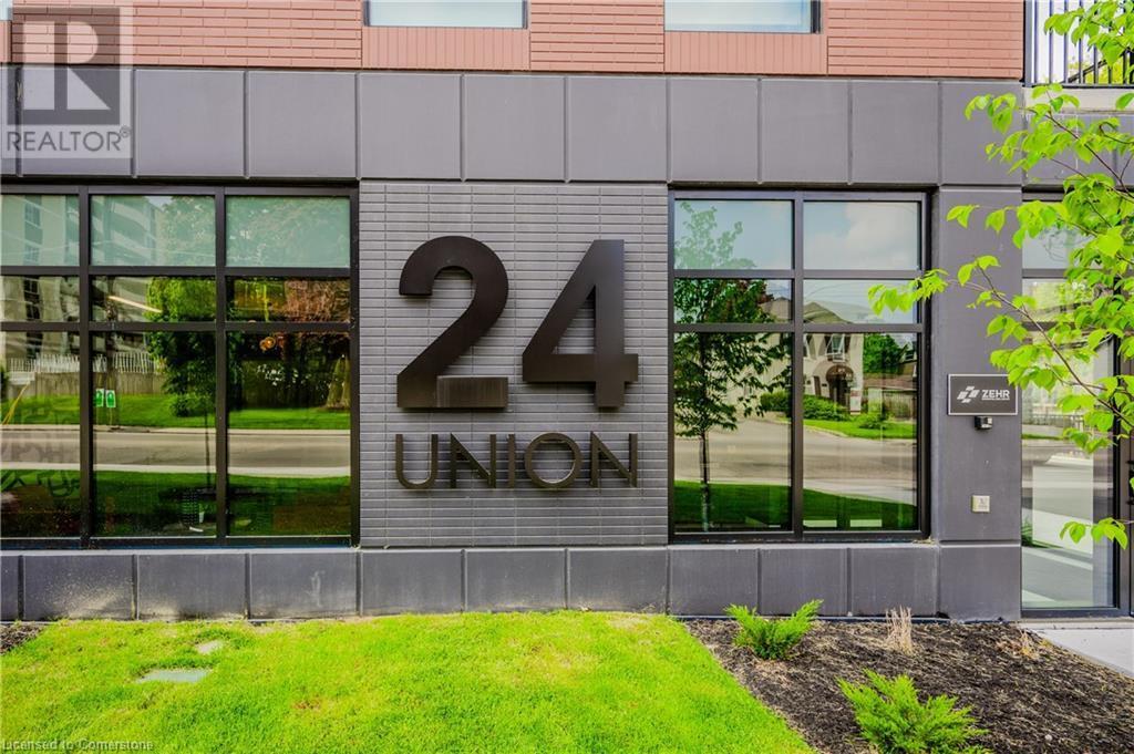 24 Union St E in Waterloo, ON - Building Photo