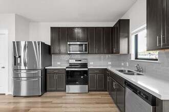196 Waterside Rd in Buda, TX - Building Photo - Building Photo