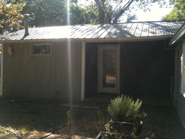 1911 Houston Pl, Unit ADU in Denton, TX - Building Photo - Building Photo