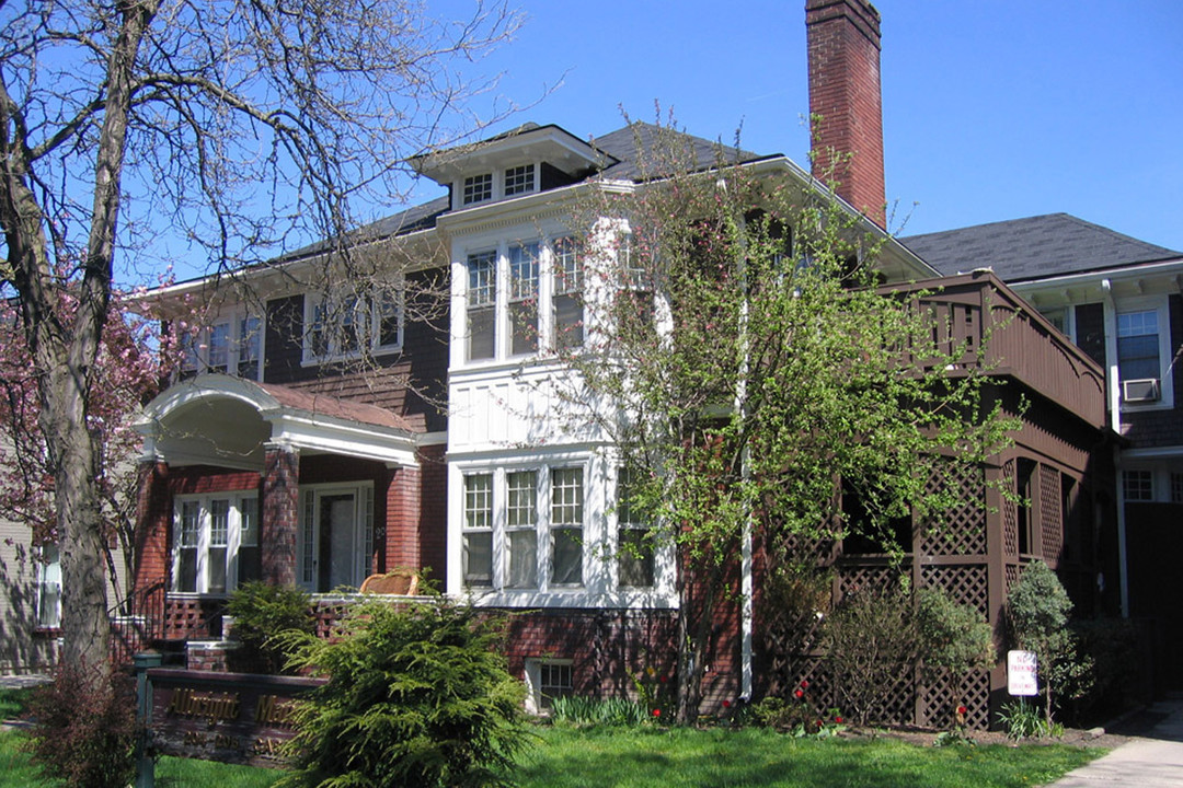 Albright Manor Apartments in Mount Clemens, MI - Building Photo