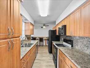 1501 SW 57th Ave in Plantation, FL - Building Photo - Building Photo