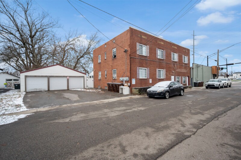 4345 Matson Ave in Deer Park, OH - Foto de edificio