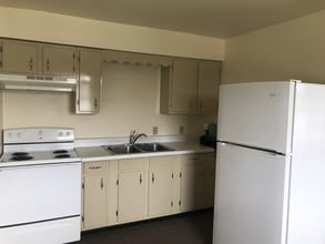 8 E Main St, Unit 322 in Bloomfield, NY - Building Photo - Building Photo