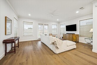 1005 Bunton St in Houston, TX - Building Photo - Building Photo