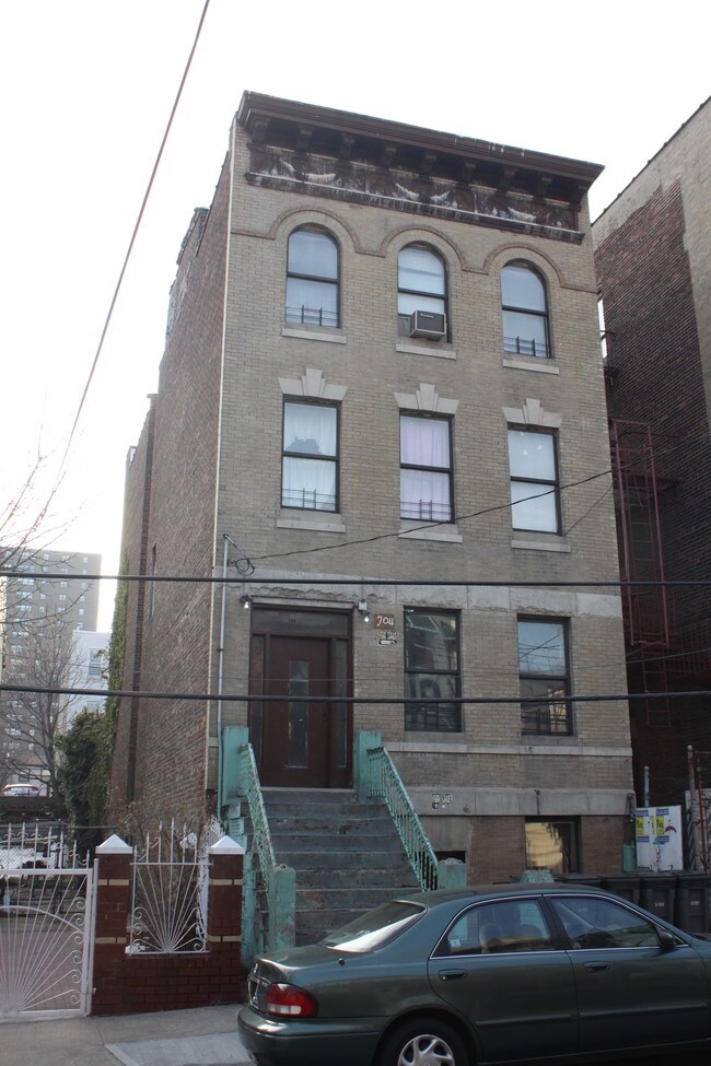 704 Eagle Ave in Bronx, NY - Building Photo - Building Photo