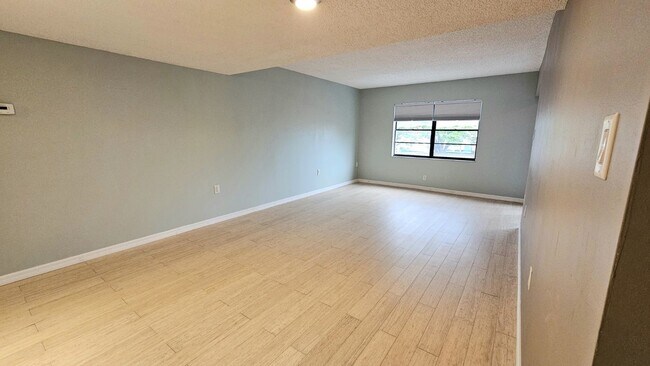 2587 Countryside Blvd, Unit #6203 in Clearwater, FL - Building Photo - Building Photo