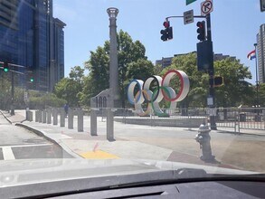 300 W Peachtree St NW in Atlanta, GA - Building Photo - Building Photo