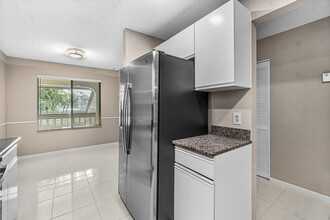 10137 Mangrove Dr in Boynton Beach, FL - Building Photo - Building Photo