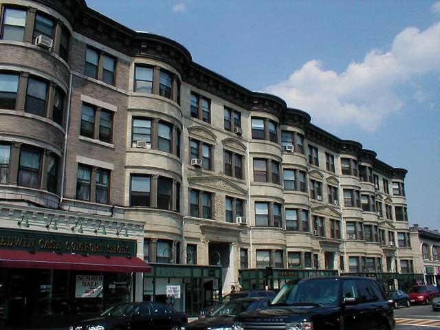 1378-1392 Beacon St in Brookline, MA - Building Photo