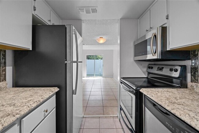 5112 E Temple Heights Rd in Tampa, FL - Building Photo - Building Photo