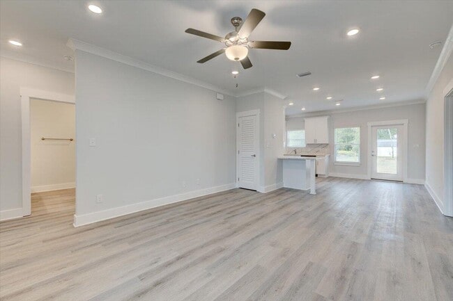 14 Alexander Way in Freeport, FL - Building Photo - Building Photo