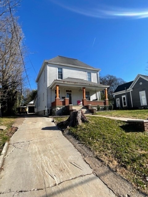 808 E 11th Ave, Unit Main House in Bowling Green, KY - Foto de edificio - Building Photo