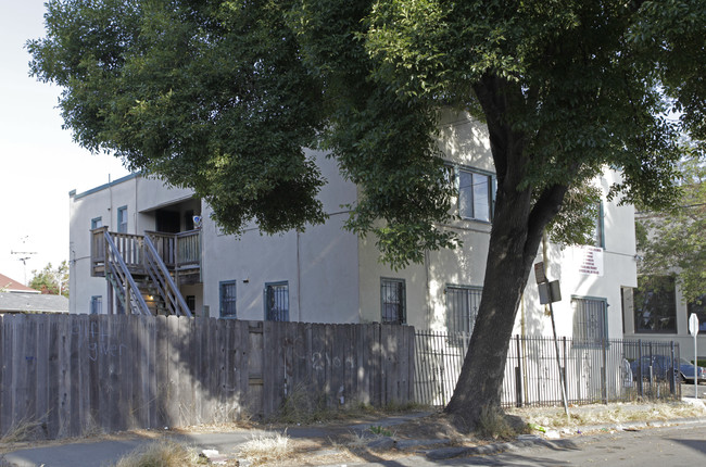 955-959 26th St in Oakland, CA - Foto de edificio - Building Photo