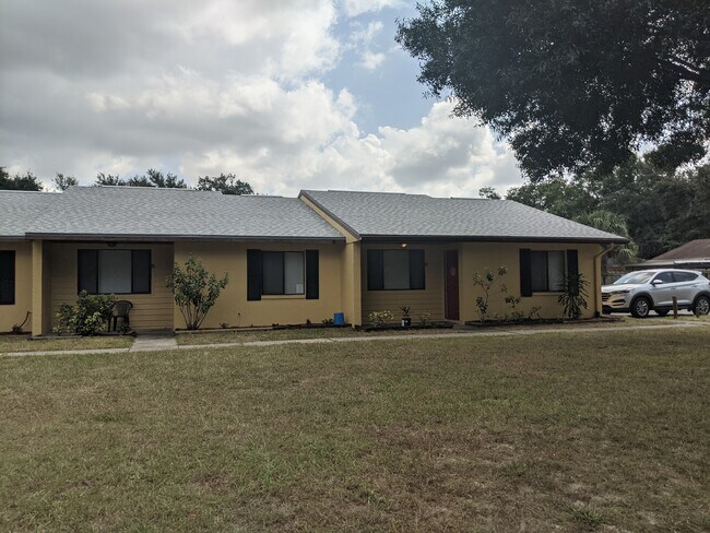 2231 Ascot Ct, Unit 5 in Auburndale, FL - Foto de edificio - Building Photo