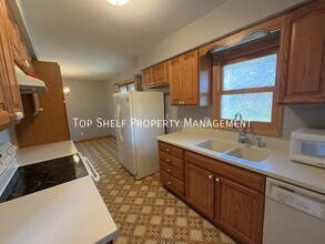 2556 Grandview Ave in Des Moines, IA - Building Photo - Building Photo