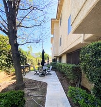 2021 Peyton in Burbank, CA - Foto de edificio - Building Photo