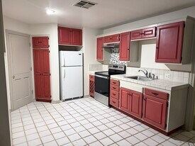 140 San Nicholas Ave, Unit Downstairs ADU in Oxnard, CA - Building Photo