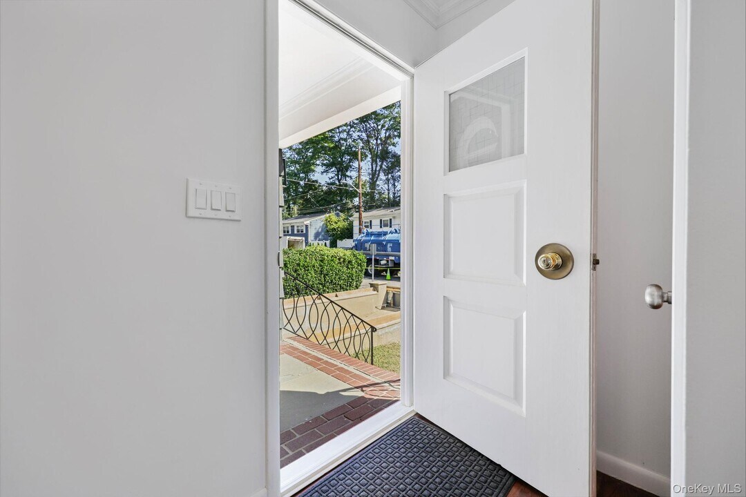 1010 Jefferson Ave in Mamaroneck, NY - Building Photo
