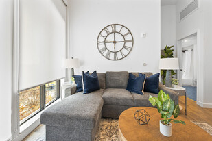 282 Bremen St in Boston, MA - Building Photo