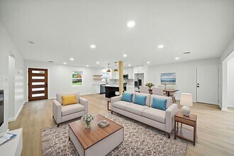 6034 Birchmont Dr in Houston, TX - Building Photo - Building Photo