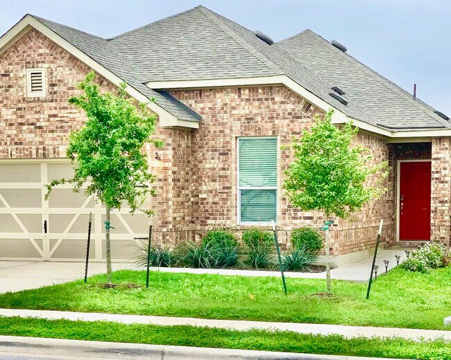 811 Sawbuck Dr in Pflugerville, TX - Building Photo - Building Photo