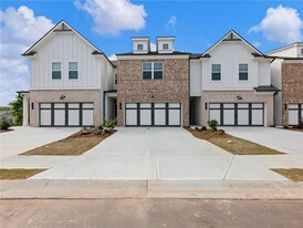 16 Depot Lndg Rd in Auburn, GA - Building Photo