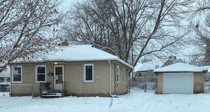 838 Dodd Rd in St. Paul, MN - Building Photo - Building Photo