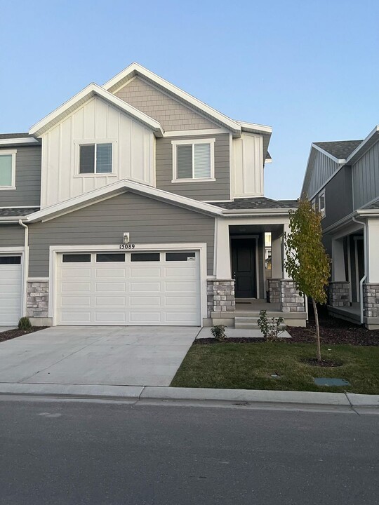 15089 S Wild Horse Wy in Bluffdale, UT - Foto de edificio