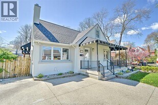 2525 Windermere Rd in Windsor, ON - Building Photo