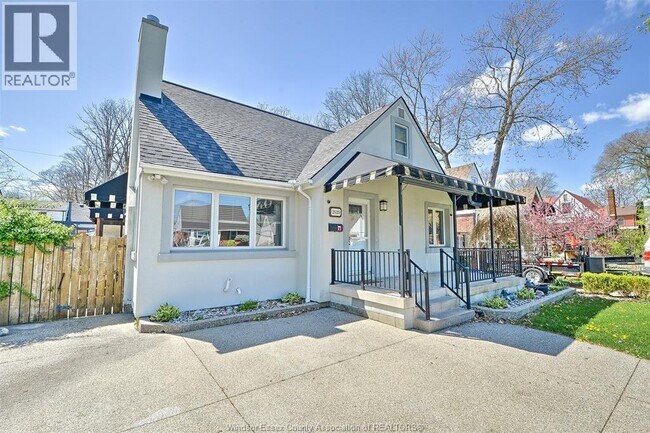 property at 2525 Windermere Rd