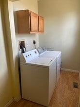 2330 Parkland Ave in Dayton, OH - Foto de edificio - Building Photo