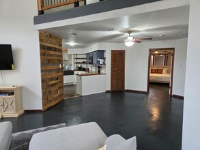 425 Carriage Trail in Montgomery, TX - Building Photo - Building Photo