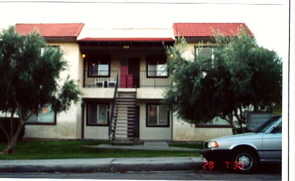 712 E Virginia Way in Barstow, CA - Building Photo - Building Photo