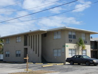 Royal Atlantic Apartments in Pompano Beach, FL - Foto de edificio - Building Photo