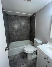 4770 Kings Dr in St. Louis, MO - Building Photo - Building Photo