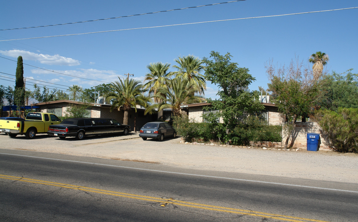 1530-1538 N Dodge Blvd in Tucson, AZ - Building Photo