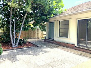 71 Laredo Ln in Boca Raton, FL - Building Photo - Building Photo