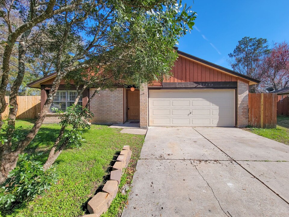 22906 Laketree Ln in Spring, TX - Building Photo