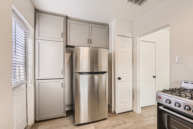 Encanto Park Apartments in Phoenix, AZ - Building Photo - Building Photo