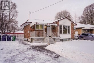 40 Calumet Crescent in Toronto, ON - Building Photo - Building Photo