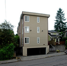 4259 Woodland Park Ave N in Seattle, WA - Building Photo - Building Photo