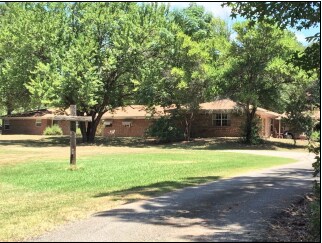 1301 Court Dr in Palestine, TX - Building Photo