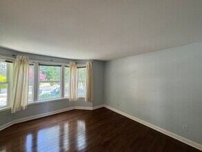 2837 Prosch Ave W in Seattle, WA - Building Photo - Building Photo
