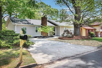 2052 Marbut Ln in Lithonia, GA - Building Photo - Building Photo