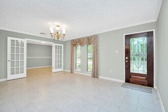 2818 Colonial Dr in Sugar Land, TX - Building Photo - Building Photo