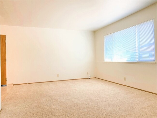 8790 Petaluma Hill Rd in Penngrove, CA - Building Photo - Building Photo