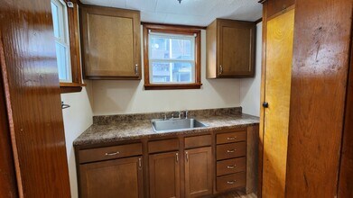 908 Fallowfield Ave in Charleroi, PA - Building Photo - Building Photo